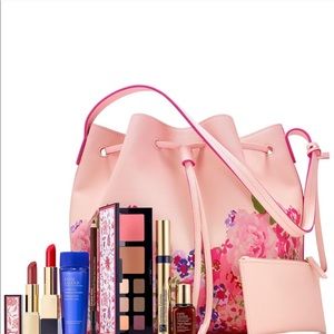 Estée Lauder Wild Blossoms